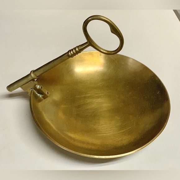 Vintage Mid Century Solid Brass VM VIRGINIA METALWORKS Key Coin Trinket Dish - Picture 5 of 16